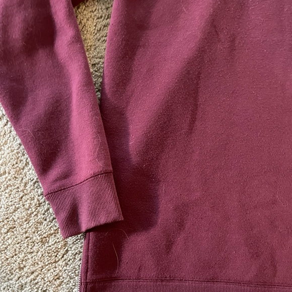 On the byas mens M medium maroon burgundy sweater - Picture 2 of 4
